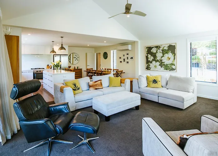 Holiday home Number 3 - Close To - Family Friendly Wanaka